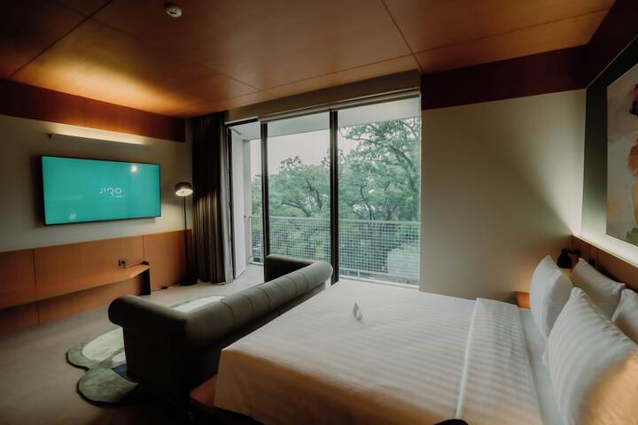 Room 9 of 48