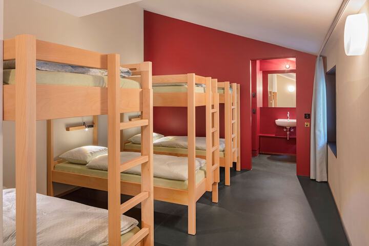 Room 6 of 41
