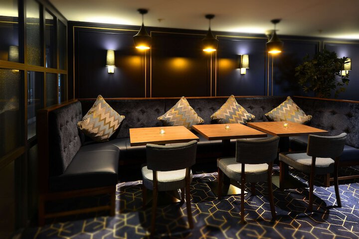 Lounge 85 of 108