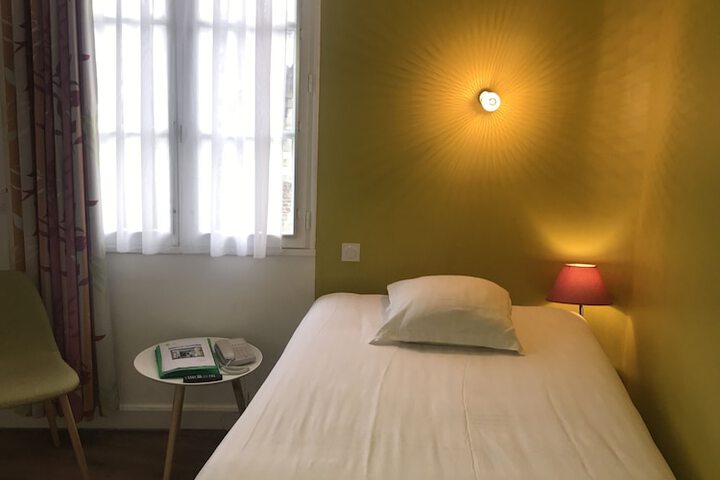 Room 18 of 48