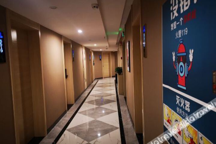 Hotel Interior 9 of 17
