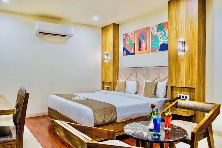 Room 14 of 48