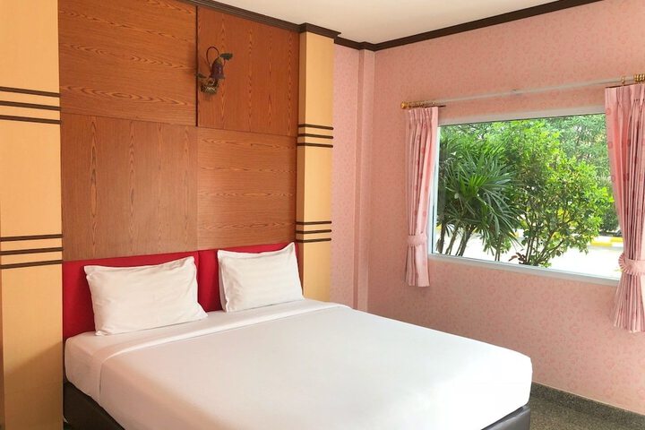 Room 10 of 38