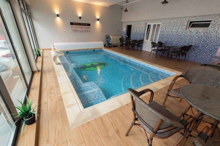 Pool 44 of 54