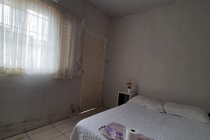 Room 9 of 13