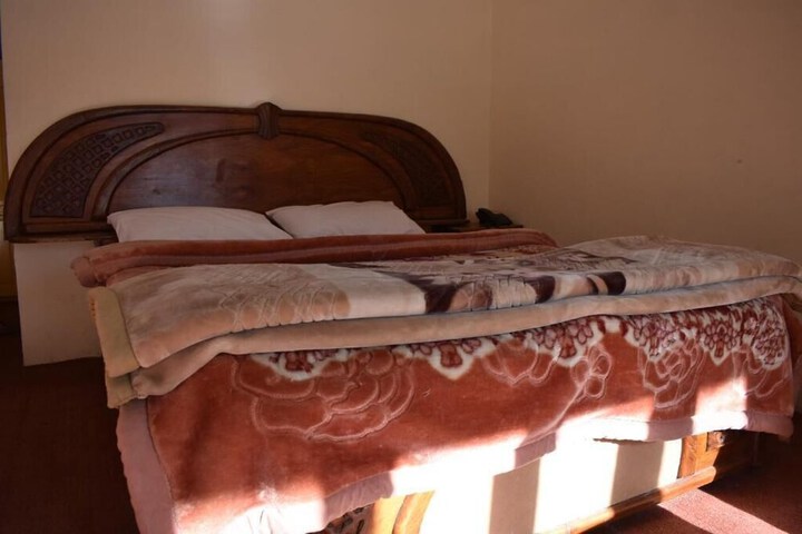 Room 8 of 14