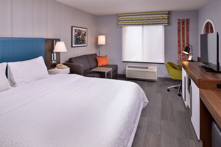 Room 10 of 65