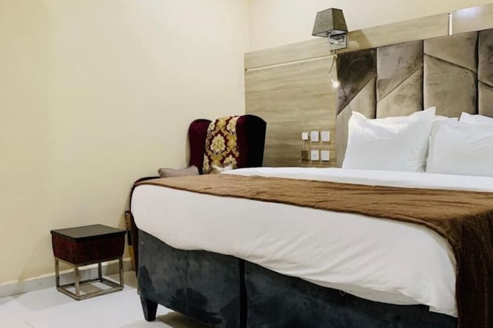 C to C Luxury Hotel and Suites