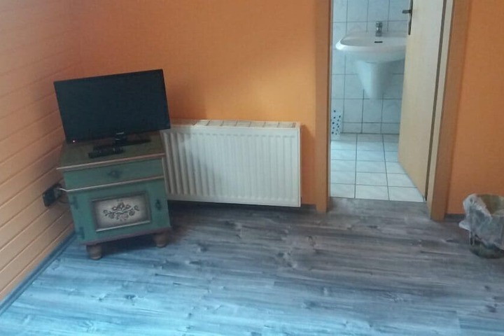 Room 7 of 22