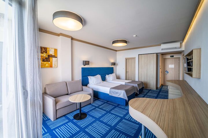 Room 19 of 122