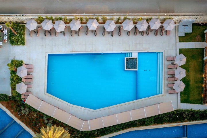 Pool 65 of 123