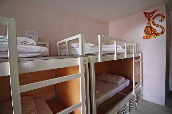Room 13 of 129
