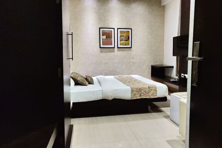 Room 13 of 68