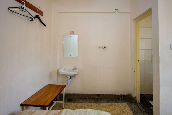 Room 4 of 24