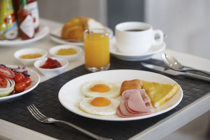 Breakfast/Coffee Service 17 of 21
