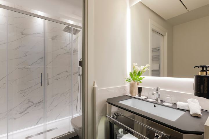 Clean Restrooms