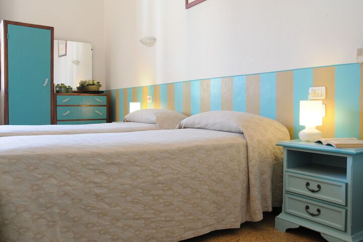 Room 4 of 23