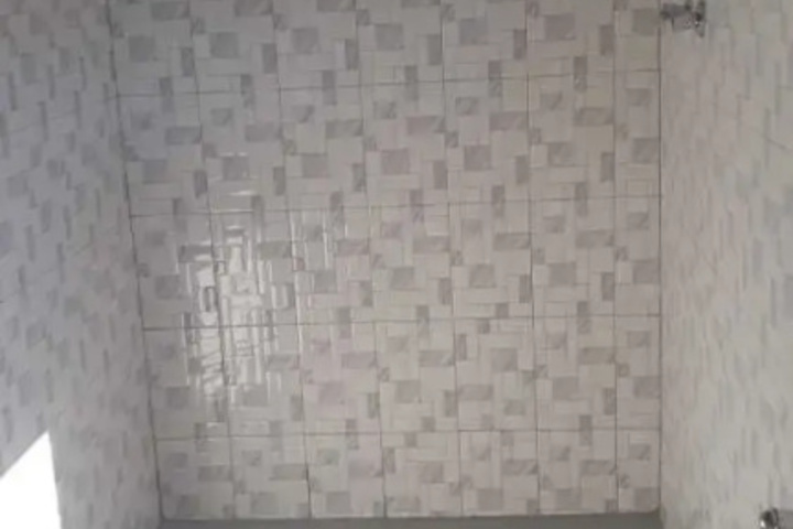 Room 8 of 10