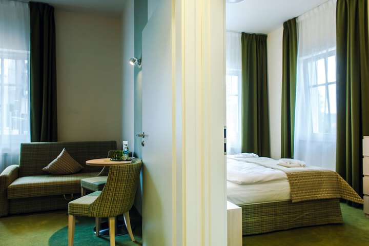 Room 12 of 92