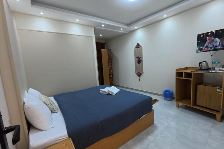 Room 4 of 31