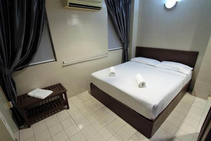 Room 5 of 22
