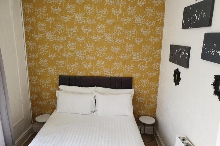 Room 10 of 48