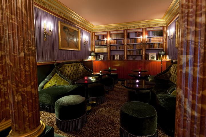 Lounge 38 of 57