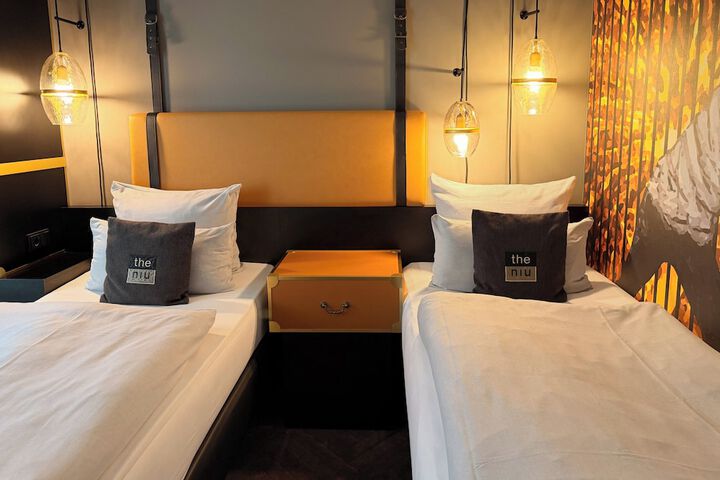 Room 13 of 48