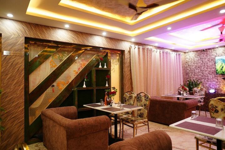 Room 14 of 25
