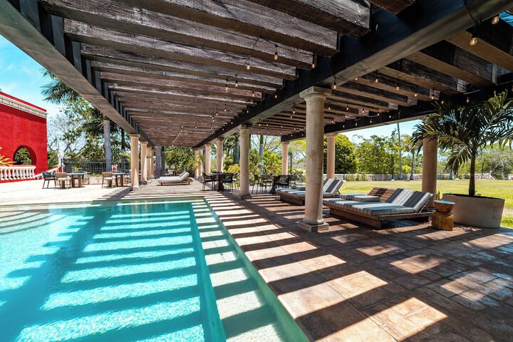 Pool 66 of 110