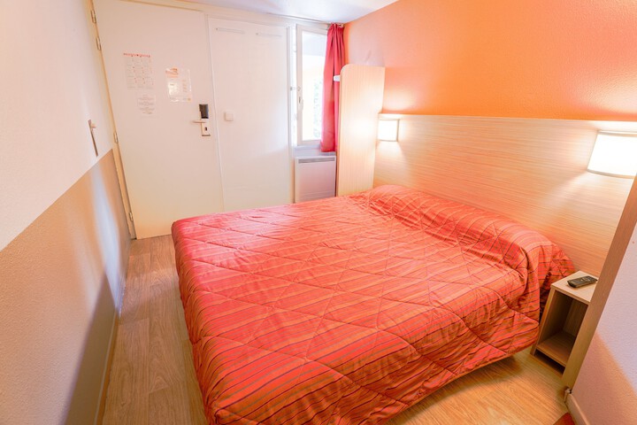 Room 11 of 42