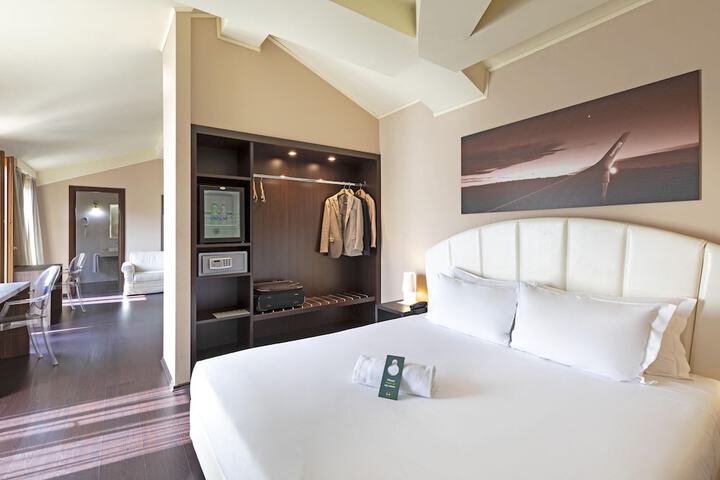 Room 13 of 64