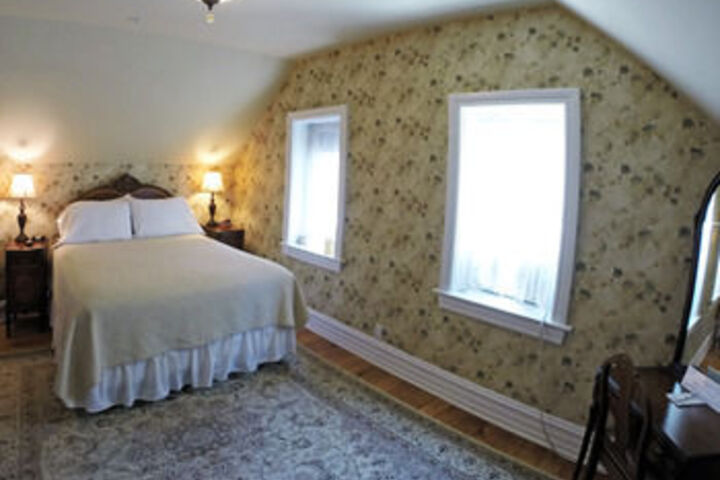 Room 74 of 100