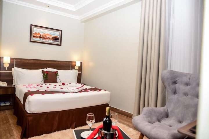 Room 21 of 32
