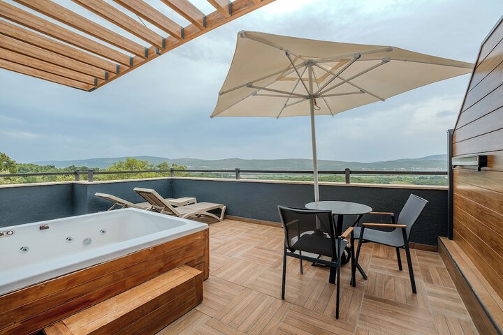 Terrace/Patio 35 of 75