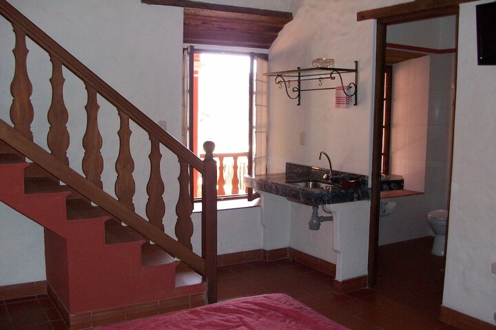 Room 32 of 82