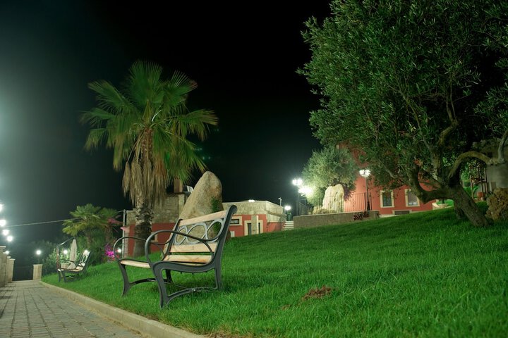 Hotel Exterior 2 of 18