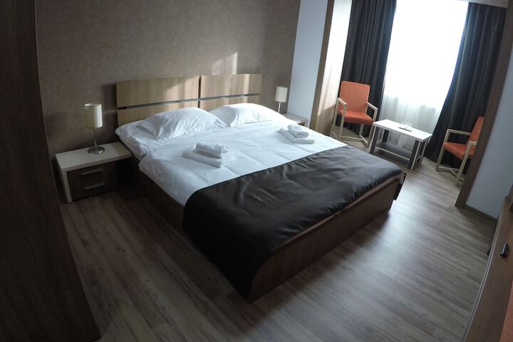 Room 8 of 23