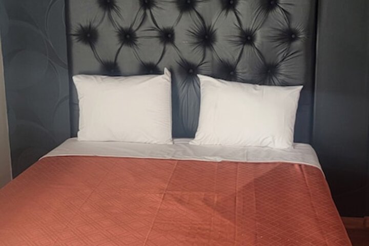 Room 11 of 42