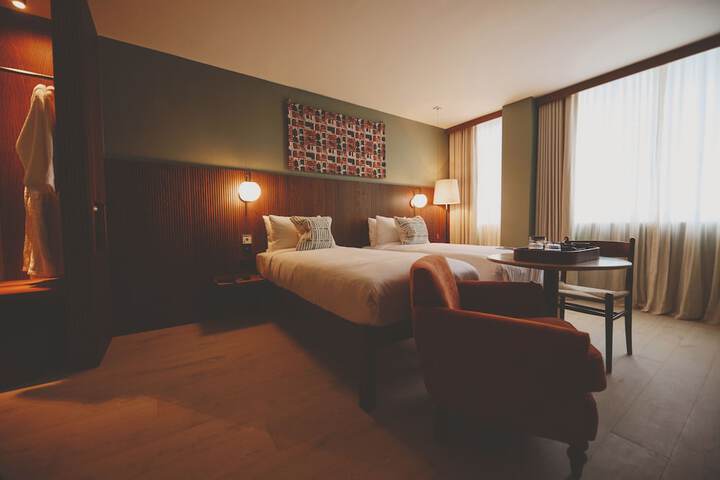 Room 9 of 63