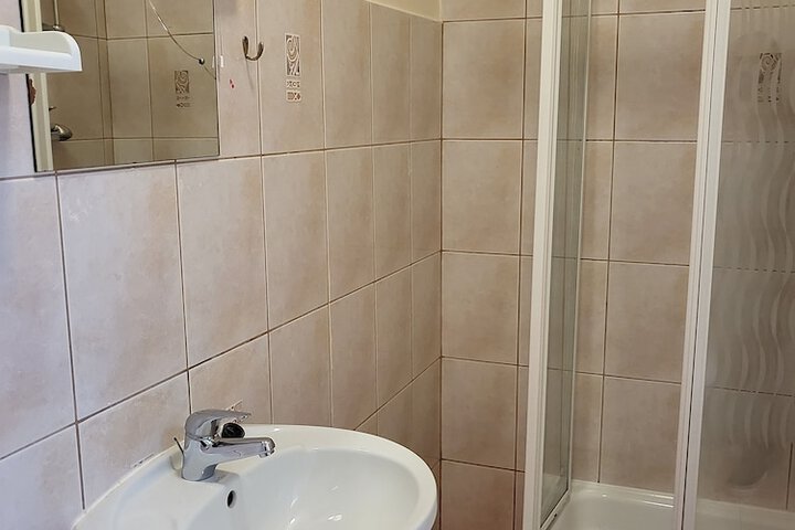 Room 46 of 109