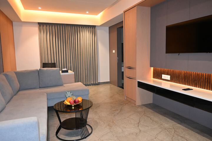 Room 9 of 15