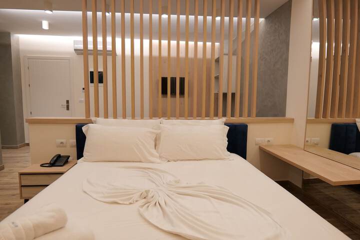 Room 53 of 126