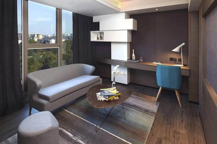Room 8 of 21