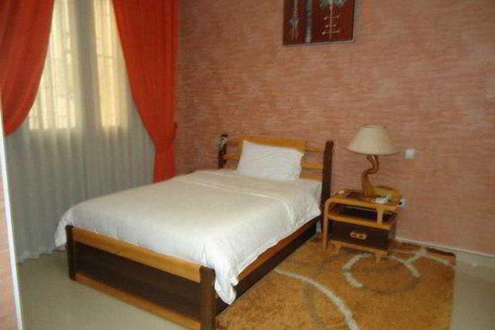 Room 6 of 31