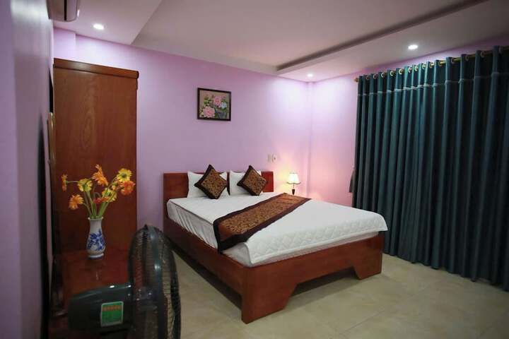 Room 12 of 42