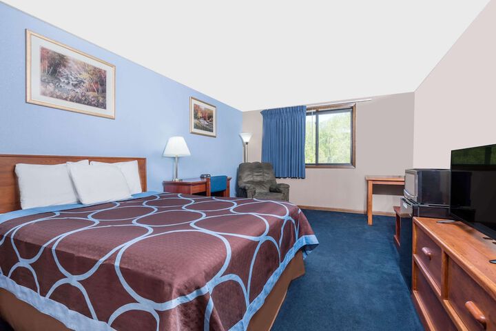 2 Queen Beds (6 of 7)