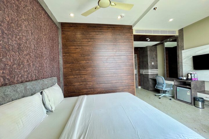 Room 35 of 100