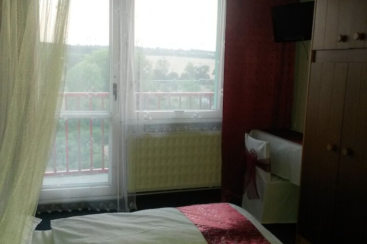 Room 31 of 76