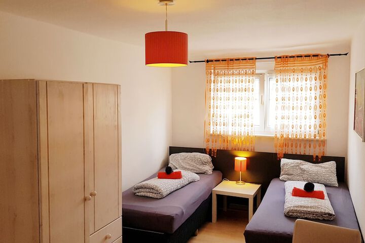 Room 7 of 35